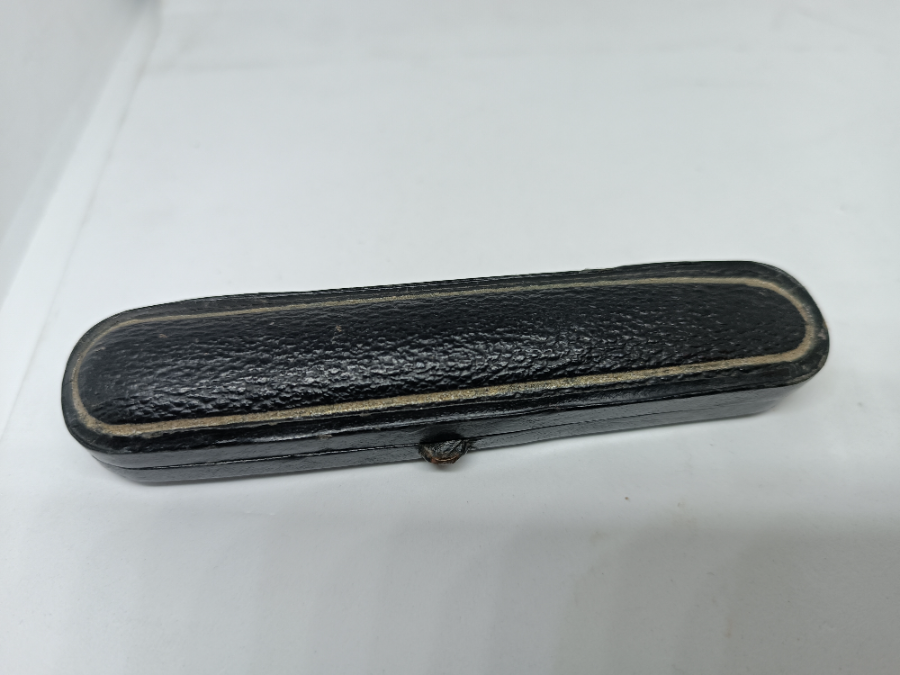 A Mid 20th Century Bakelite Cigarette Holder