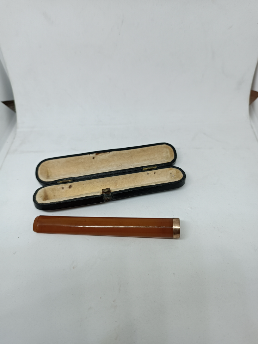 A Mid 20th Century Bakelite Cigarette Holder