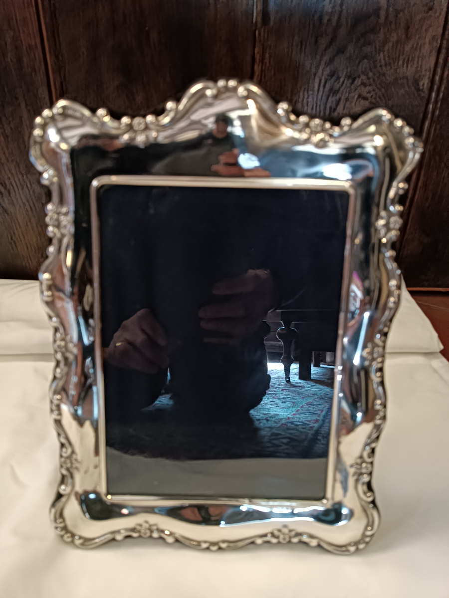A Victorian -Style Silver Mounted Photograph Frame
