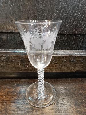 Ogee Bowl Cotton Twist Wine Glass