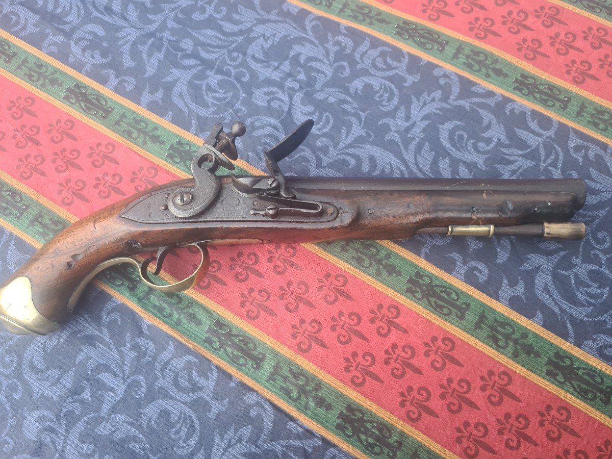Explore our collection of 1756 pattern light cavalry officers pistols, including this GR marked gem from Tower. Boasting strong action and good condition. Shop now!