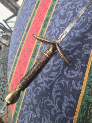 Discover our George III 1796 Pattern Sergeants Spadroon, complete with scabbard. Expertly crafted by Osborn, each blade is perfect for enthusiasts. Explore now!