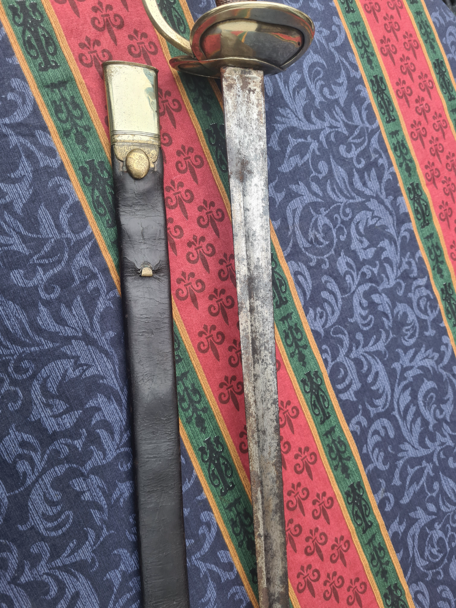 Discover our George III 1796 Pattern Sergeants Spadroon, complete with scabbard. Expertly crafted by Osborn, each blade is perfect for enthusiasts. Explore now!