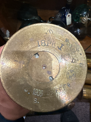 A lovely 1905  dated inert 18 pounder artillery round and case. Marked 1905 CS FFFF. Total length 57cm.