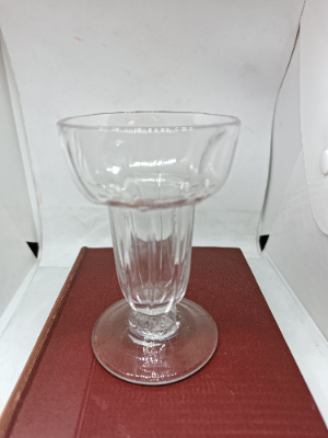 18-19th century jelly glass, pan top, moulded  bowl with pontil mark in good condition.  Size 11 cm high.
