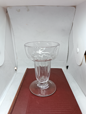18-19th century jelly glass, pan top, moulded  bowl with pontil mark in good condition.  Size 11 cm high.