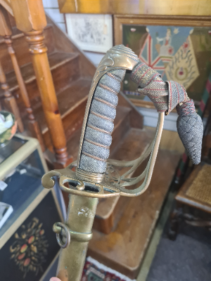 Discover our 1822 Pattern Infantry staff officers sword in fair condition, without engravings. Dive into military history, shop now!