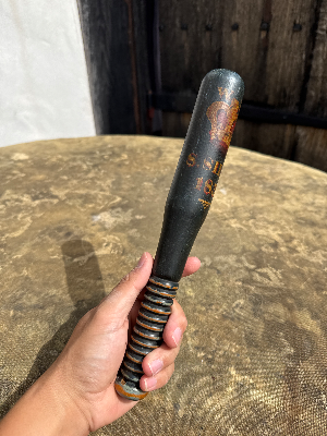 An early 1831 dated William IV ‘Peelers’ police baton named to S Stills.