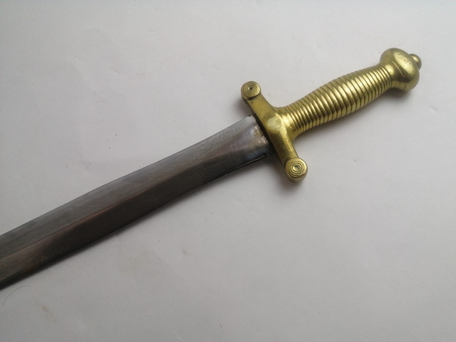 Upgrade your antique collection with our 1831 Pattern French artillery sword, modeled after Roman gladius. Discover the pristine condition. Shop now!