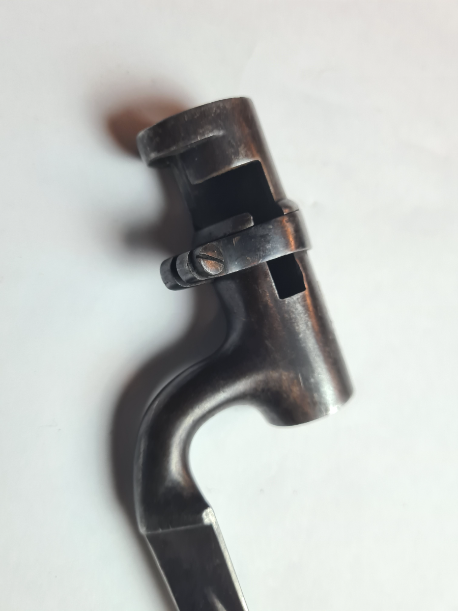 Explore the historic 1872 Martini Henry bayonet, stamped B77 by inspector and crafted by T.W Renot. Excellent condition, sans scabbard. See it now!