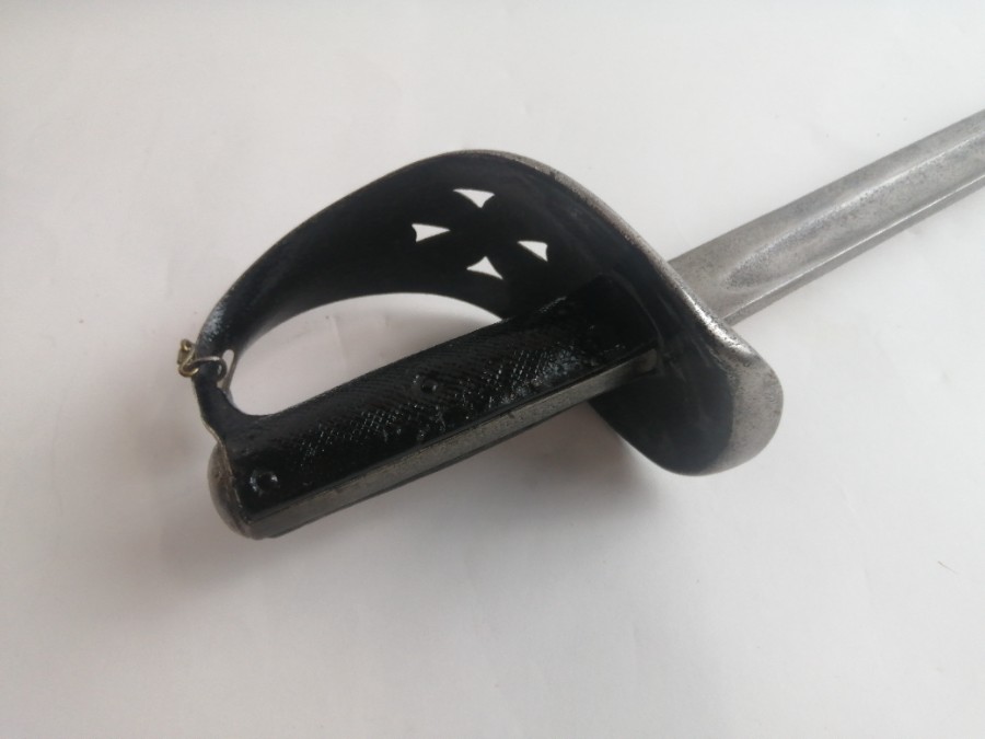 Discover our collection of 1885 Cavalry Troopers swords, featuring a Brunswick star on the hilt for authenticity. Act now to own this piece of history!