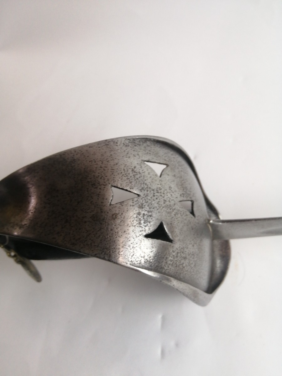 Discover our collection of 1885 Cavalry Troopers swords, featuring a Brunswick star on the hilt for authenticity. Act now to own this piece of history!