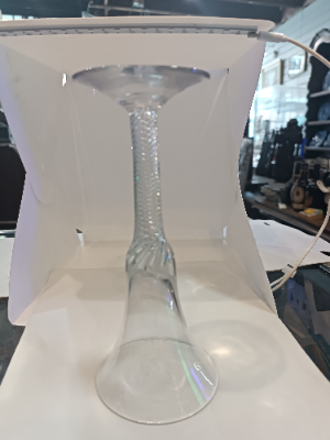 Discover our selection of 18th century air twist waisted glasses. Shop now to own a piece of history, like the 1745's model boasting an 18.5 cm height. Don't miss out!