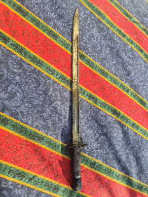 Discover our collection of authentic 1907 bayonets, bend-tested at Enfield. Check out the broad arrow markings, dates from 1915 & markings from 1925. Shop now!