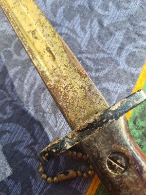 Discover our collection of authentic 1907 bayonets, bend-tested at Enfield. Check out the broad arrow markings, dates from 1915 & markings from 1925. Shop now!