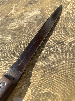 An interesting Ross rifle bayonet converted to knife.
