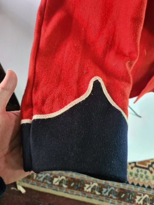 Discover our 1912 2nd Bn Royal Warwickshire Regiment other ranks frock in pristine condition. Own a piece of history today!