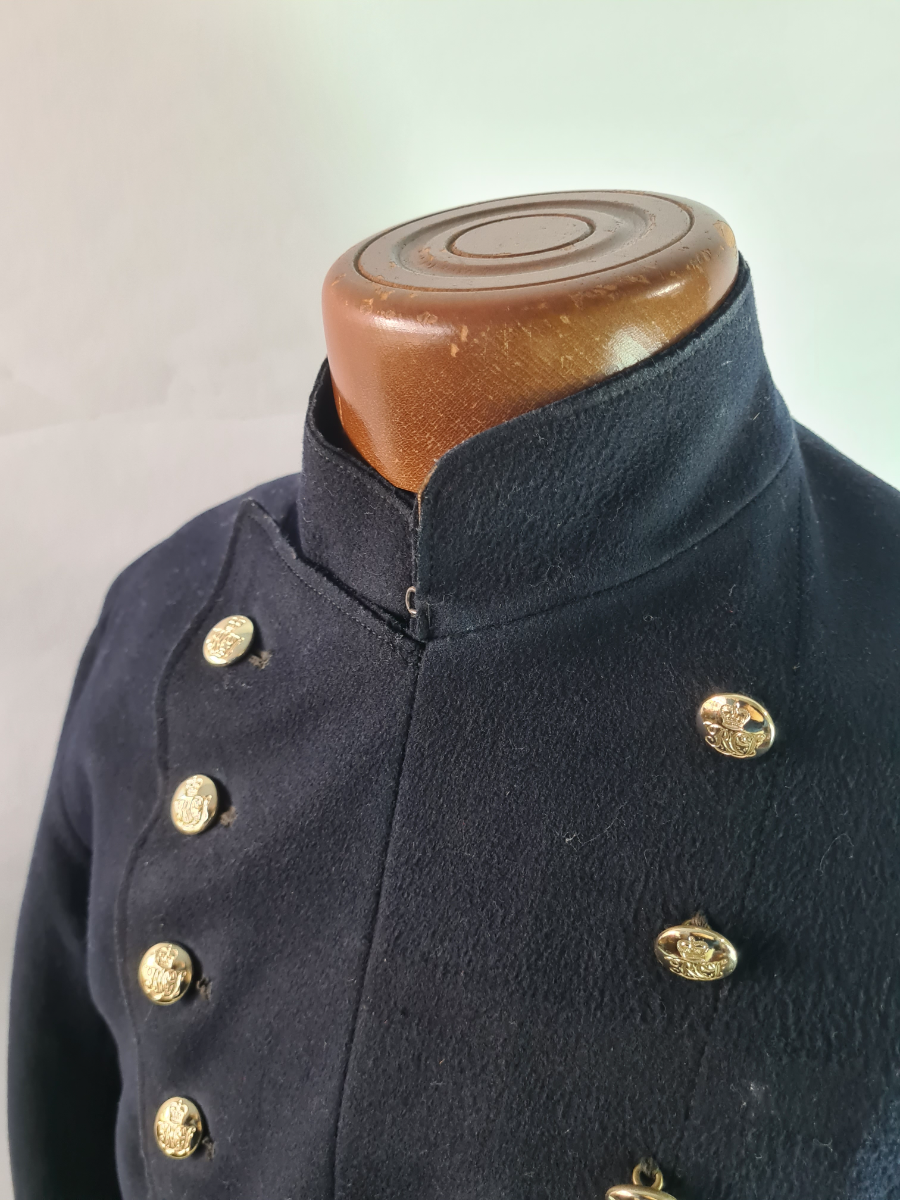 Discover our post-1953 firefighter's uniforms, marked RH340, in excellent condition. Explore now and make a piece of history yours today!