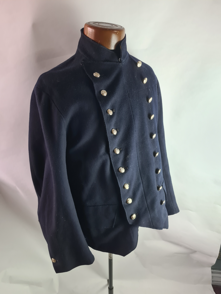 Discover our post-1953 firefighter's uniforms, marked RH340, in excellent condition. Explore now and make a piece of history yours today!