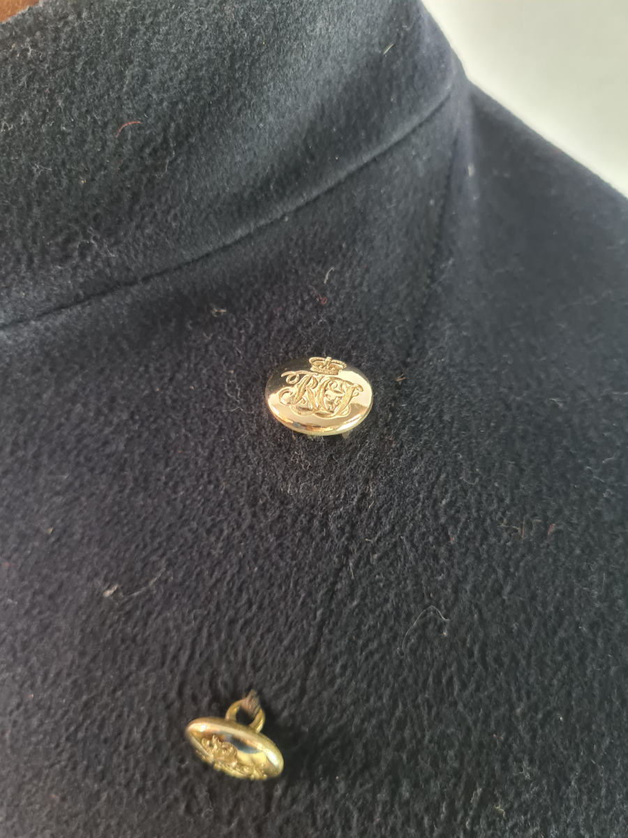 Discover our post-1953 firefighter's uniforms, marked RH340, in excellent condition. Explore now and make a piece of history yours today!