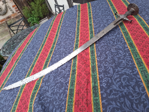 Discover our historical 18th/19th-century munitions-grade tulwar from North India featuring unique armoury proof marks. Explore now for superior quality collectibles.