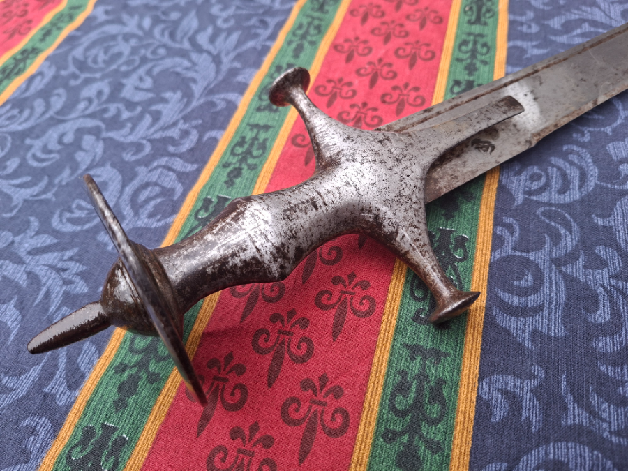 Discover our historical 18th/19th-century munitions-grade tulwar from North India featuring unique armoury proof marks. Explore now for superior quality collectibles.