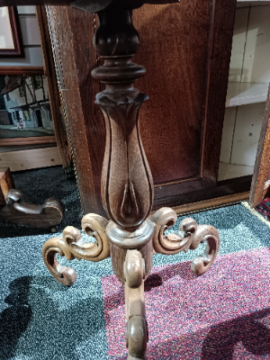 Discover our authentic 19th-century rosewood stand, perfect as a unique wine table. With a height of 63cm, it adds vintage charm. Shop now!