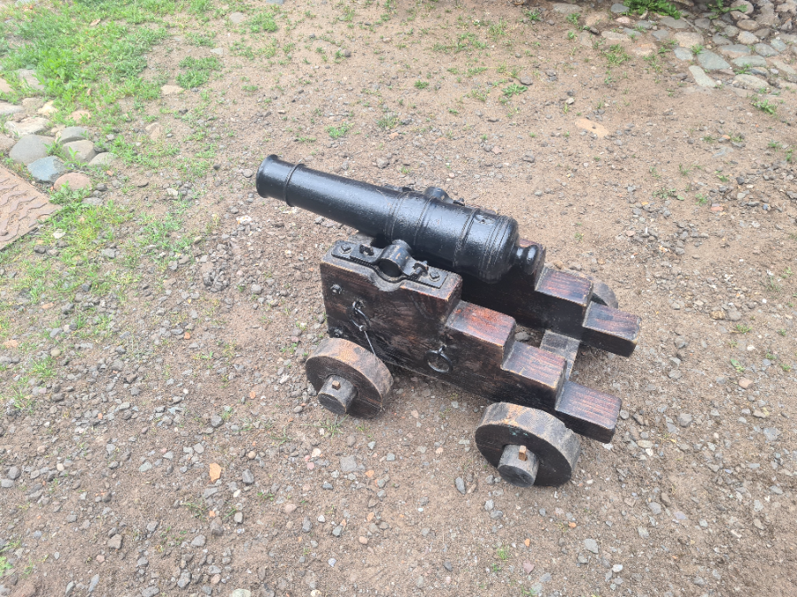 uploads/19th-Century-Signal-Cannon-21681c9a0991d27aws.jpg