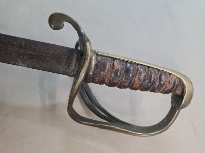 Discover our 1833 model Dragoons Sword featuring an 18th century blade. Historical accuracy meets unmatched craftsmanship. Buy now, own a piece of history!