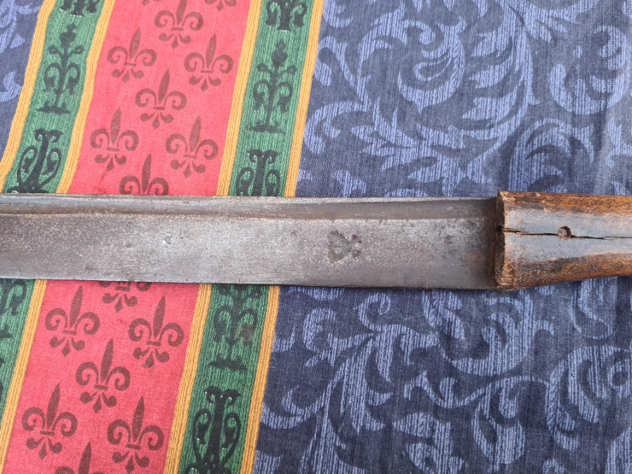 Discover our range of authentic Late Victorian VR cypher marked machetes. Experience history in your hands. Unique details. Shop now for the best deal!