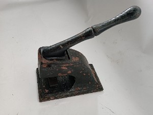 Discover our range of 19th Century Cast Iron Seal Embossing Press Machines! Perfect as door stoppers. Secure yours today and add a vintage touch to your home.