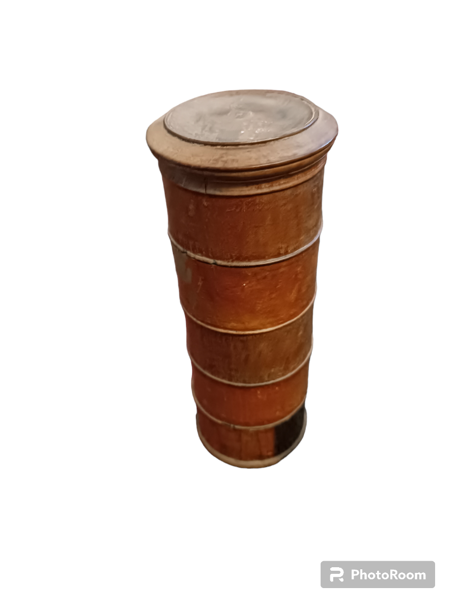 Explore our range of unique 19th century Five-Section Treen Spice Boxes. Find the perfect antique mahogany spice box for nutmeg, cloves, and cinnamon. Shop now.