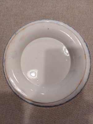 Blue And White Willow Pattern Cake Or Cheese Stand