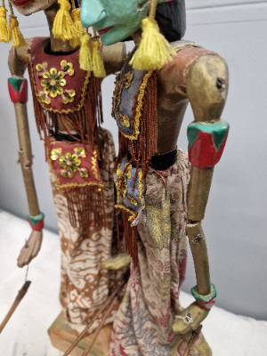 A Pair Of Vintage Indonesian Wayang Kulit Shadow Rod Puppets