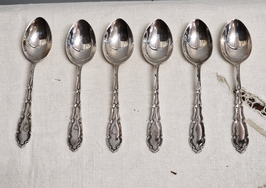 Robert Pringle Silver Hallmarked Boxed Sugar Spoons And Sugar Nips
