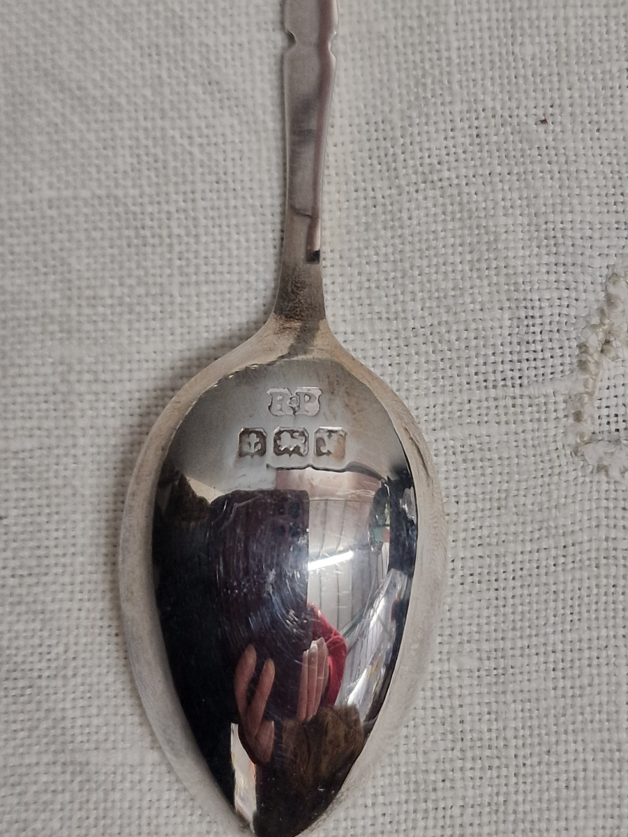Robert Pringle Silver Hallmarked Boxed Sugar Spoons And Sugar Nips
