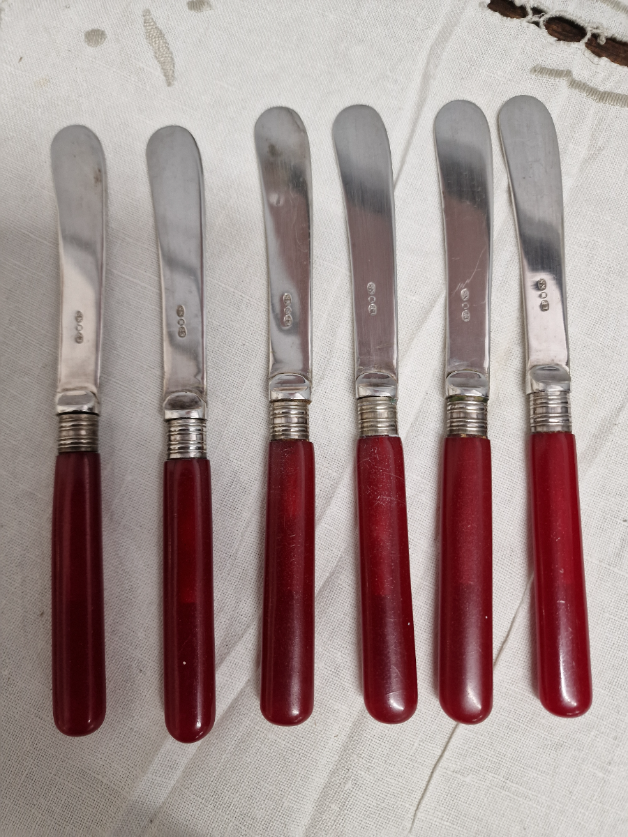 Set Of 6 Vintage Cutlery Butter Knives Red Handles