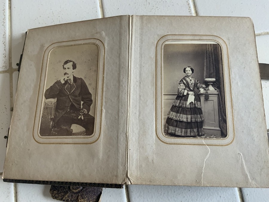 Abraham Lincoln's English Side Of The Families Album