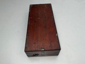 Good late victorian case sizes are length of 405 mm width 175 mm height 90 mall brass is good and will look great polished no key consider takes large revolver