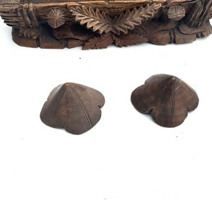 Absolutly stunning carving of this mid victorian pen holder twin inkwell with mushroom tops in very good condition,