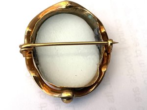 Superb early cameo brooch the gold frames not hallmarked so being sold as pinchbeck pin in good working order