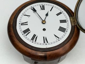Superb small wall clock, english 8 day movement overall diameter of 29 cm height being 14 cm clocks in excellent working order condition is good nice clean dial comes with the key and pendulum,