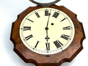 Superb shaped case having a good seth thomas 8 day movement that’s in excellent condition and working order dials very clean and has 12 inch diameter the overall clocks width being 16.5 inches height 5.5 inches,