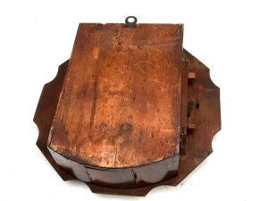Superb shaped case having a good seth thomas 8 day movement that’s in excellent condition and working order dials very clean and has 12 inch diameter the overall clocks width being 16.5 inches height 5.5 inches,