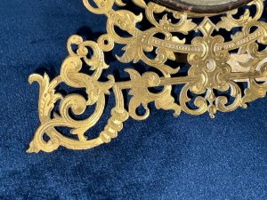 Beautiful little clock, 8 day mechanical open escapement movement in perfect working order, nice dial condition of alls excellent stands when leaning on bracket 15 cm width of 12 cm at base 7 cm,