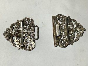 Hallmarked for london 1936 overall condition excellent, weighing 44 grams,