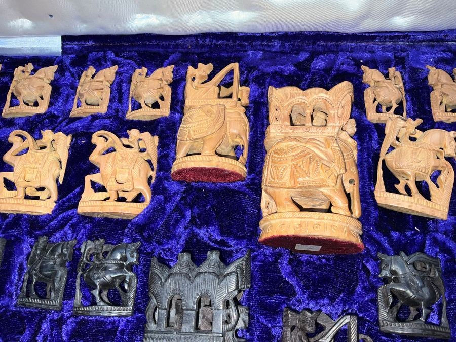 Chess Set Carved Figures Boxed