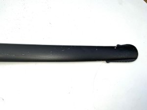 British (troopers) cavalry sabre ! Looks like a p1885. German made (not un common) scabbard dated and marked xi h for 11th hussars (the attribution may be spurious as the date is wrong). The yc on the blade denotes later issue to a yeoman cavalry regiment. Blades showing battle chips but still good has stains but will polish up. Has original scabbard which is dated for 1875 length of 106 cm height 14 cm depth 9 cm.