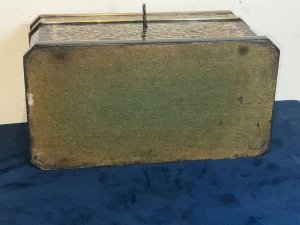 For sale is this antique french tortoise shell & boulle tea caddy box inner cannisters sugar dish. The tea caddy is in good condition and it comes complete with internal cannisters and a sugar/mixing bowl, although the bowl could be a later addition. There is small wear on the back edge as per photo and on one of the cannisters lids. The measurements are 15cm high, 14cm depth and 27cm length. It has a french lock and what appears to be the original key. Tel: we accept online payments for all our items listed: bank transfer cash on collection personal cheques or if wishing over the phone using your debit or credit cards, also doing layby payments plan, or email giving your address details & contact number and we shall send you your items invoice to make