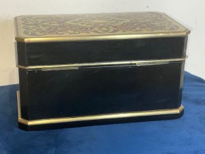 For sale is this antique french tortoise shell & boulle tea caddy box inner cannisters sugar dish. The tea caddy is in good condition and it comes complete with internal cannisters and a sugar/mixing bowl, although the bowl could be a later addition. There is small wear on the back edge as per photo and on one of the cannisters lids. The measurements are 15cm high, 14cm depth and 27cm length. It has a french lock and what appears to be the original key. Tel: we accept online payments for all our items listed: bank transfer cash on collection personal cheques or if wishing over the phone using your debit or credit cards, also doing layby payments plan, or email giving your address details & contact number and we shall send you your items invoice to make